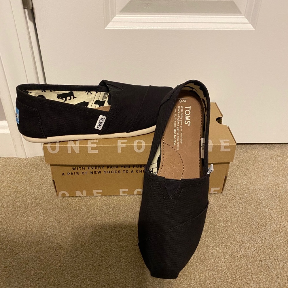 Toms Size 6